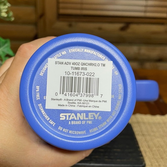 IRIS Stanley 40oz Tumbler - Picture 5 of 7